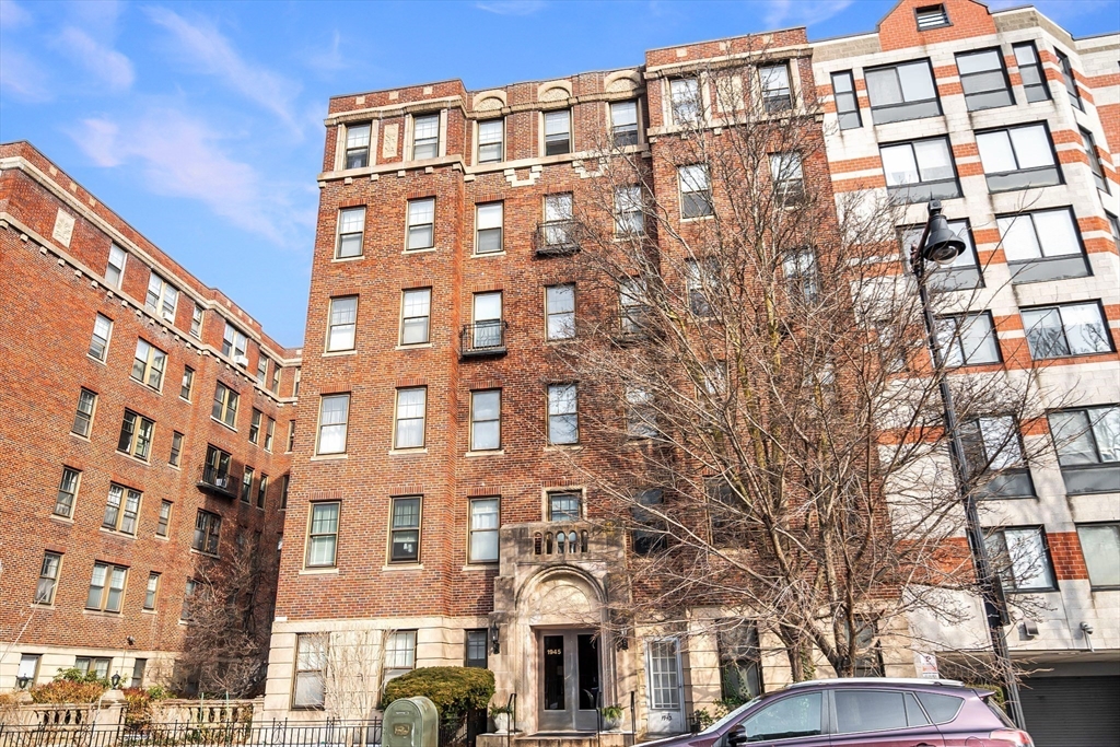1945 Commonwealth Avenue # 4