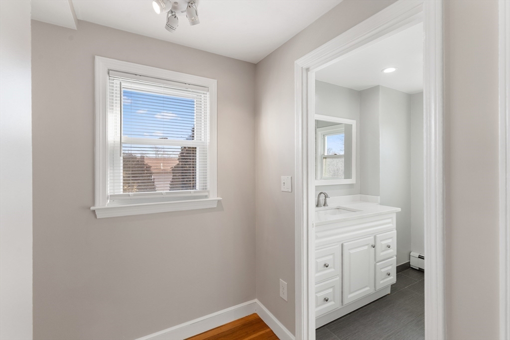 25 Glenwood Avenue