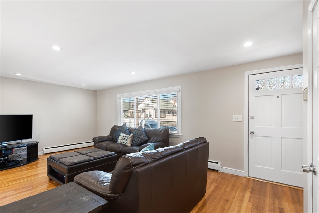 25 Glenwood Avenue