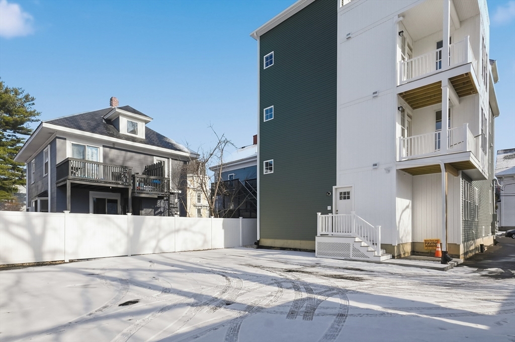 8 Vine Street # 3