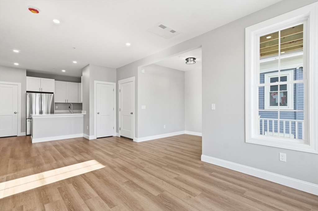8 Vine Street # 3