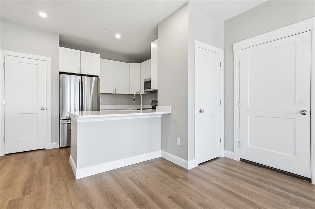 8 Vine Street # 3