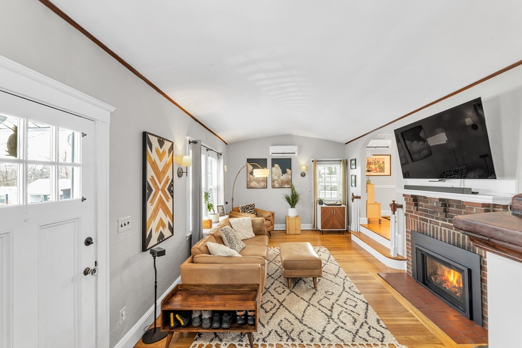 24 Rhoda St