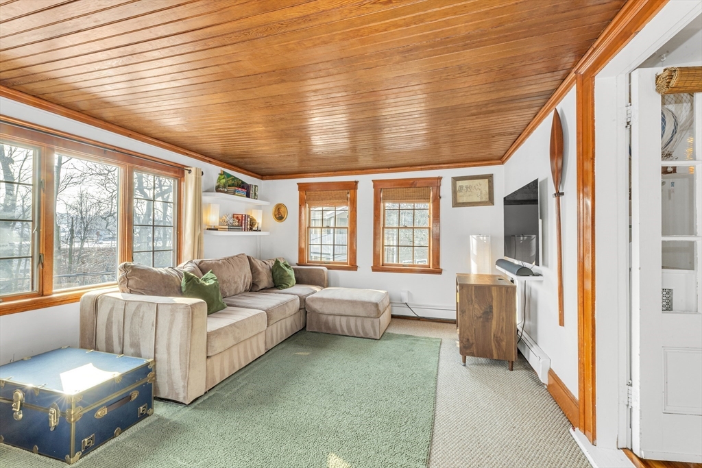 24 Rhoda St