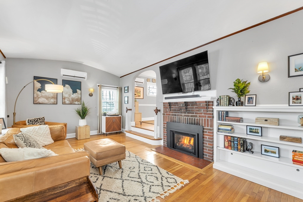 24 Rhoda St