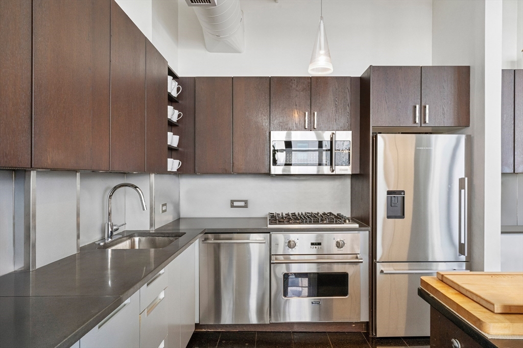 437 D St # 7F