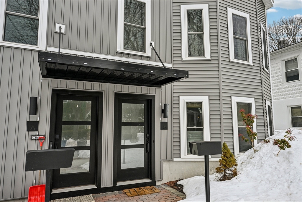 10 Wakefield Ave Unit: B