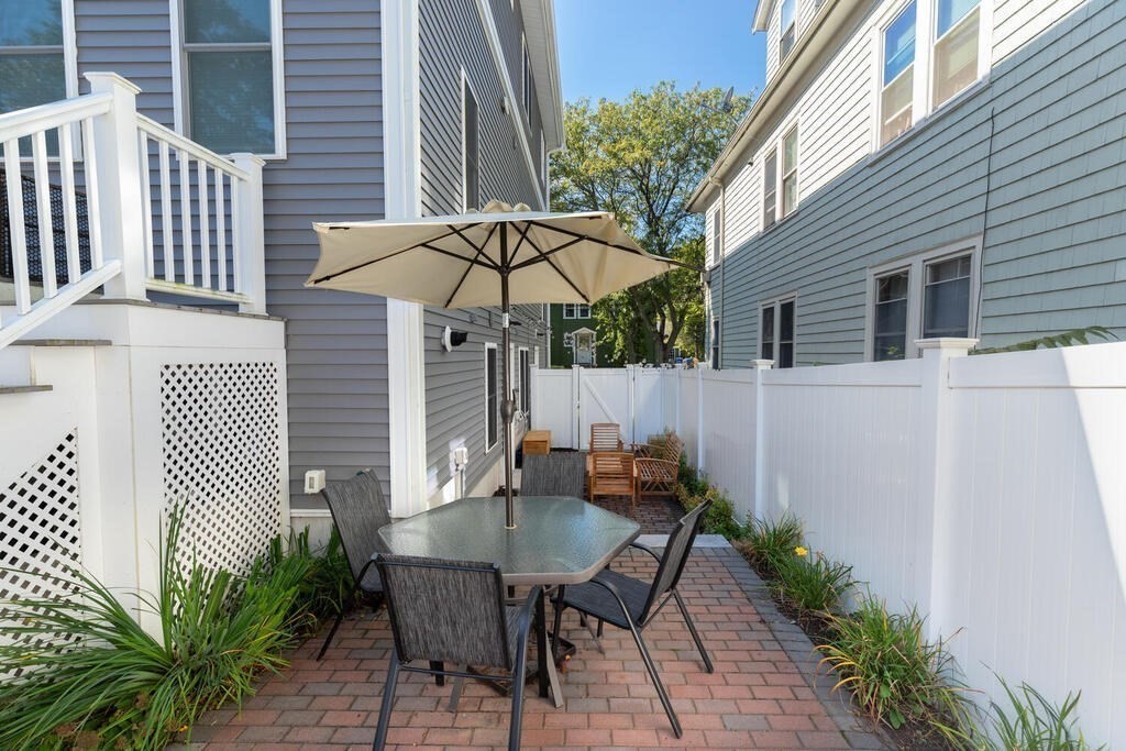 10 Wakefield Ave Unit: B