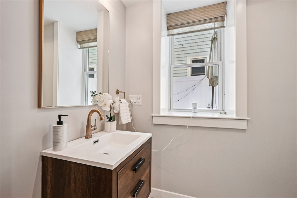 10 Wakefield Ave Unit: B