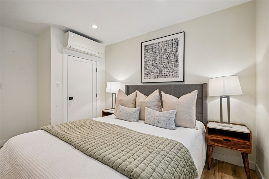 10 Wakefield Ave Unit: B