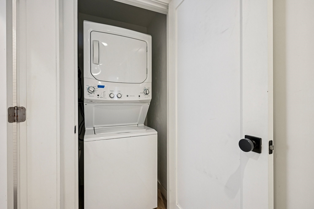 10 Wakefield Ave Unit: B