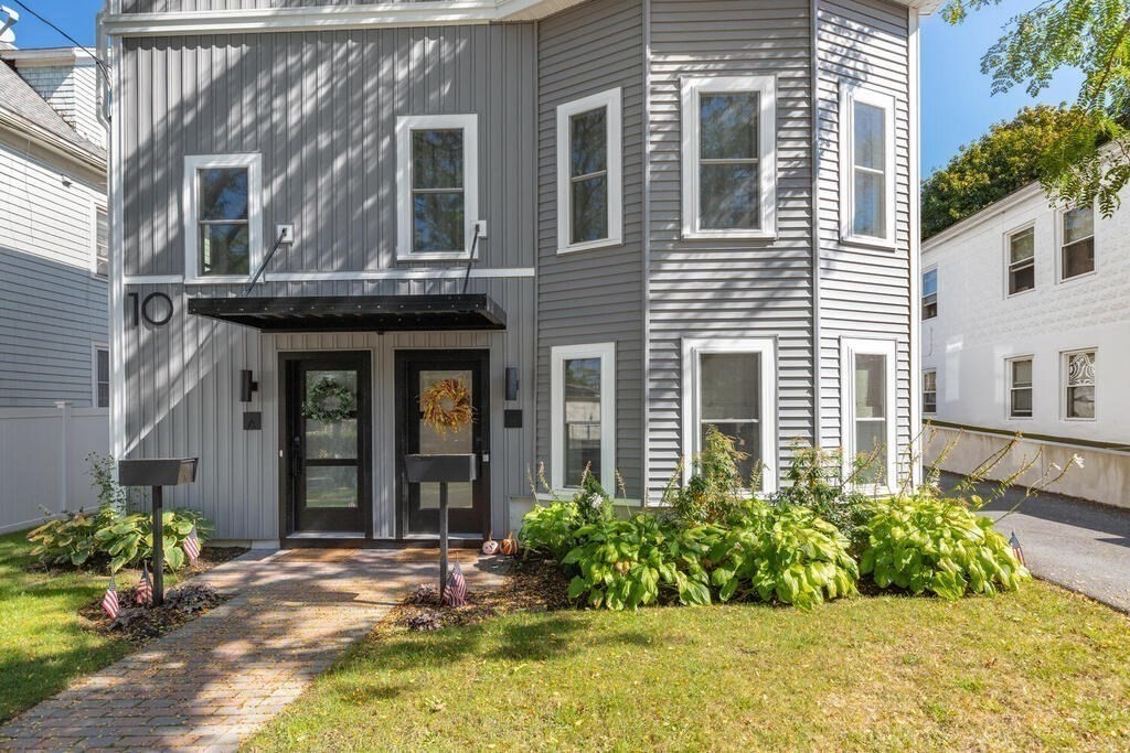 10 Wakefield Ave Unit: B