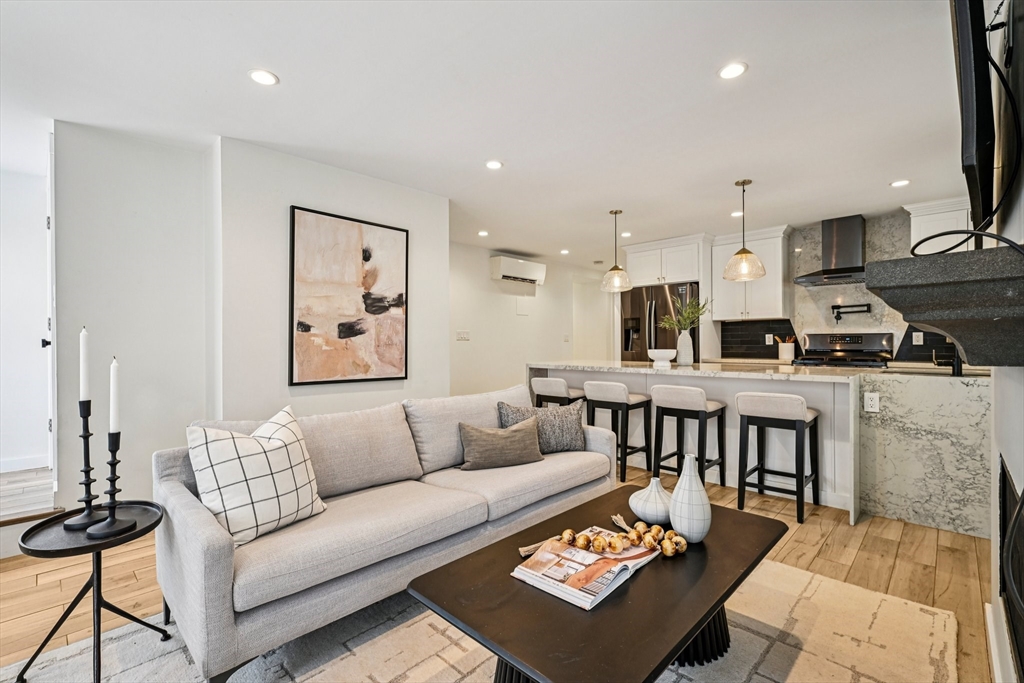 10 Wakefield Ave Unit: B