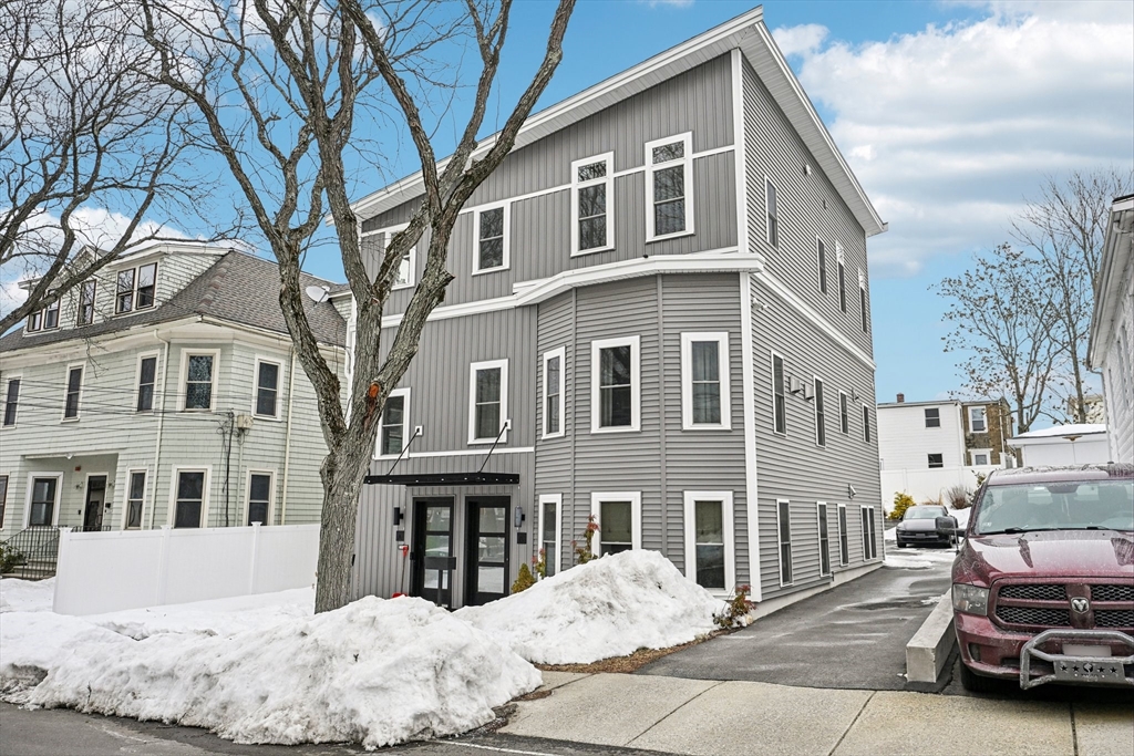 10 Wakefield Ave Unit: B