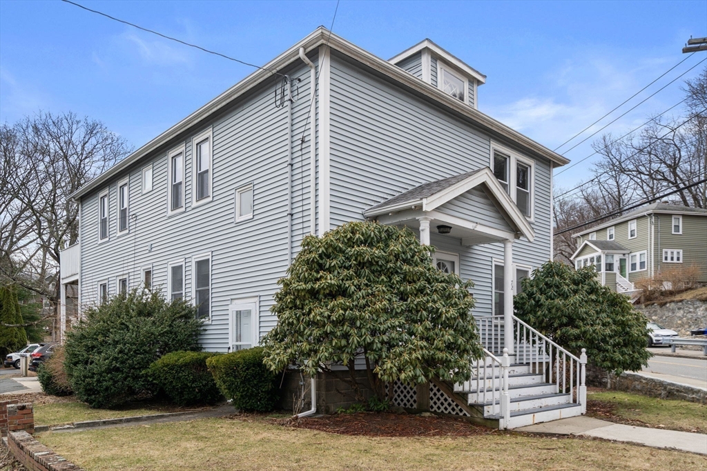 70-72 Bainbridge St