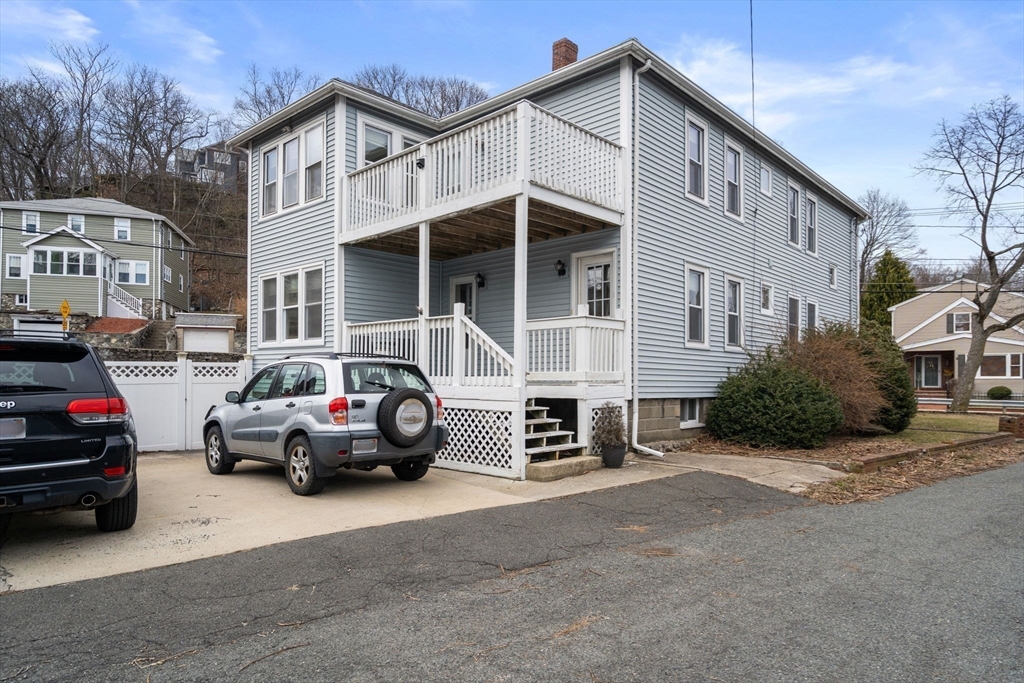 70-72 Bainbridge St