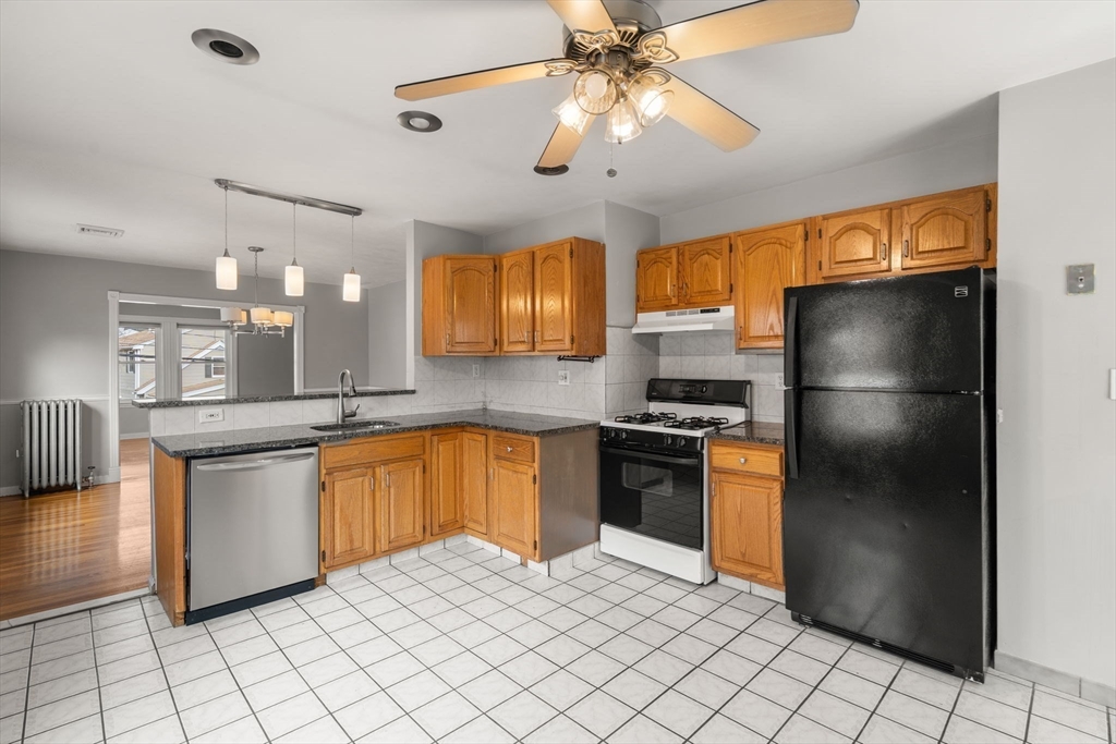 70-72 Bainbridge St
