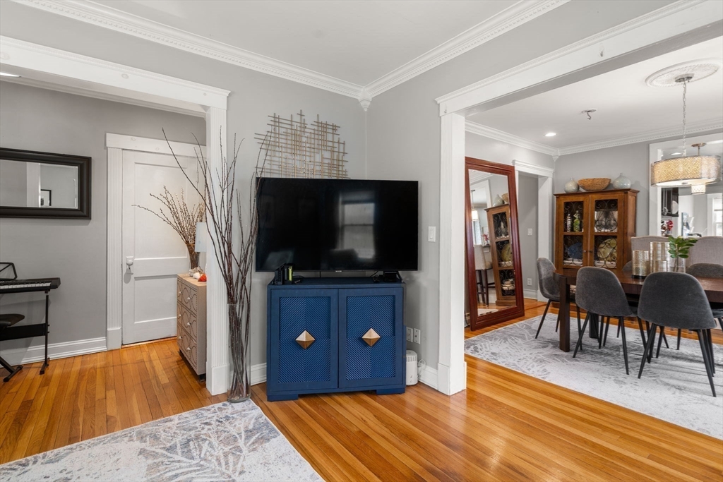 70-72 Bainbridge St