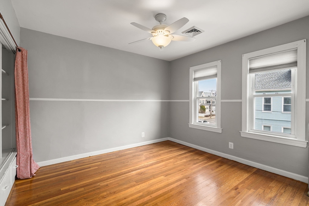 70-72 Bainbridge St