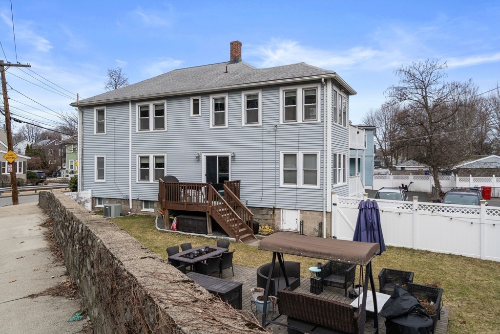 70-72 Bainbridge St