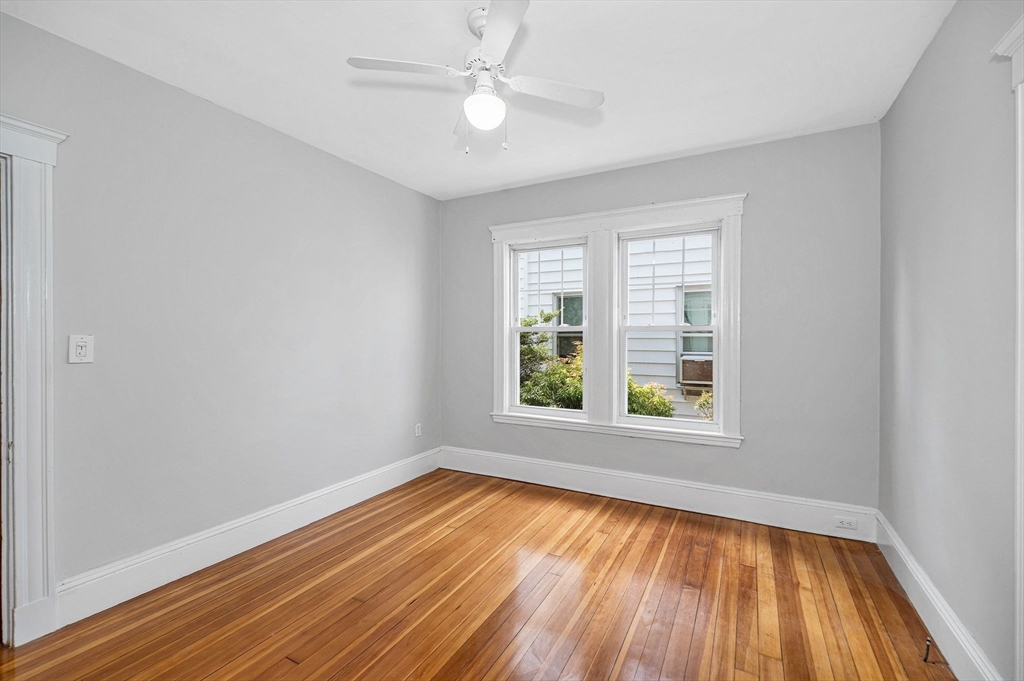 12 Metcalf St # 12