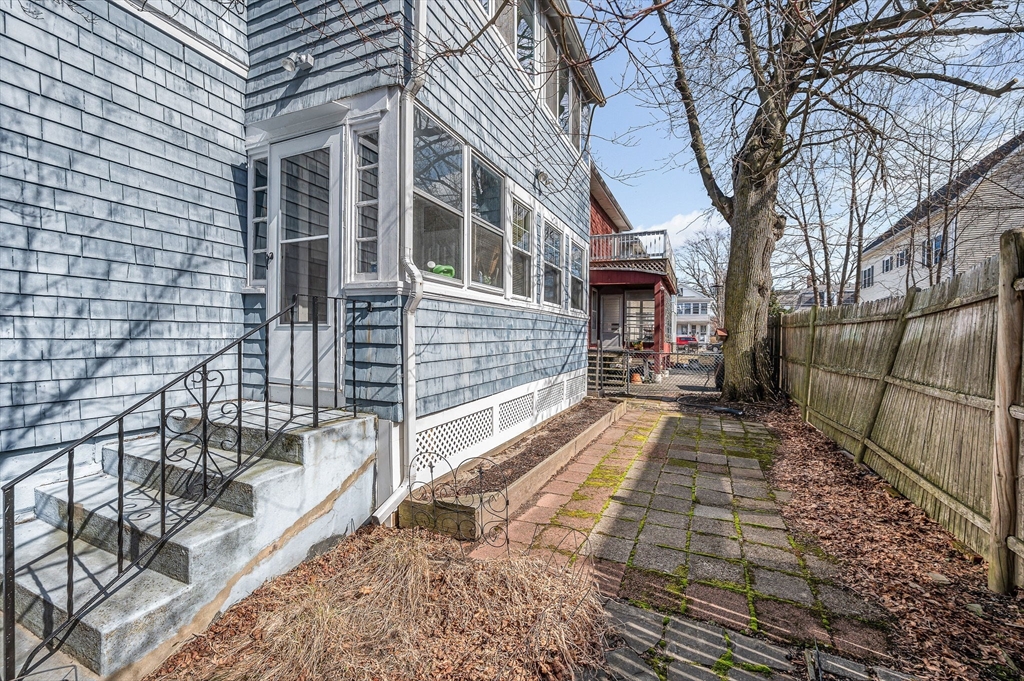 12 Metcalf St # 12