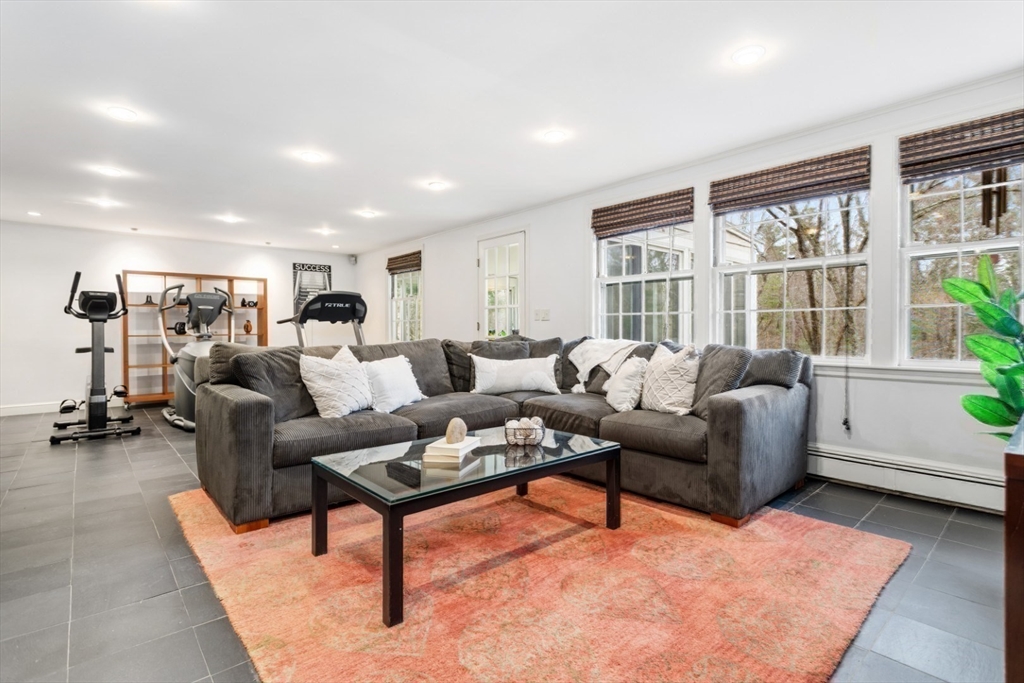 25 Apple Hill Lane