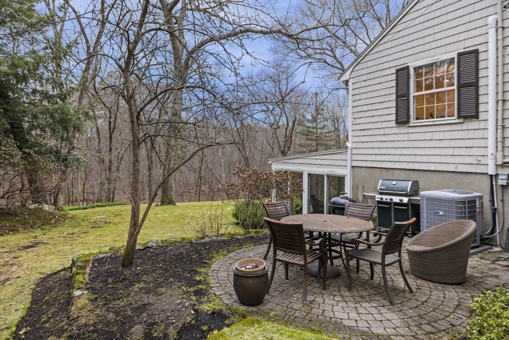 25 Apple Hill Lane