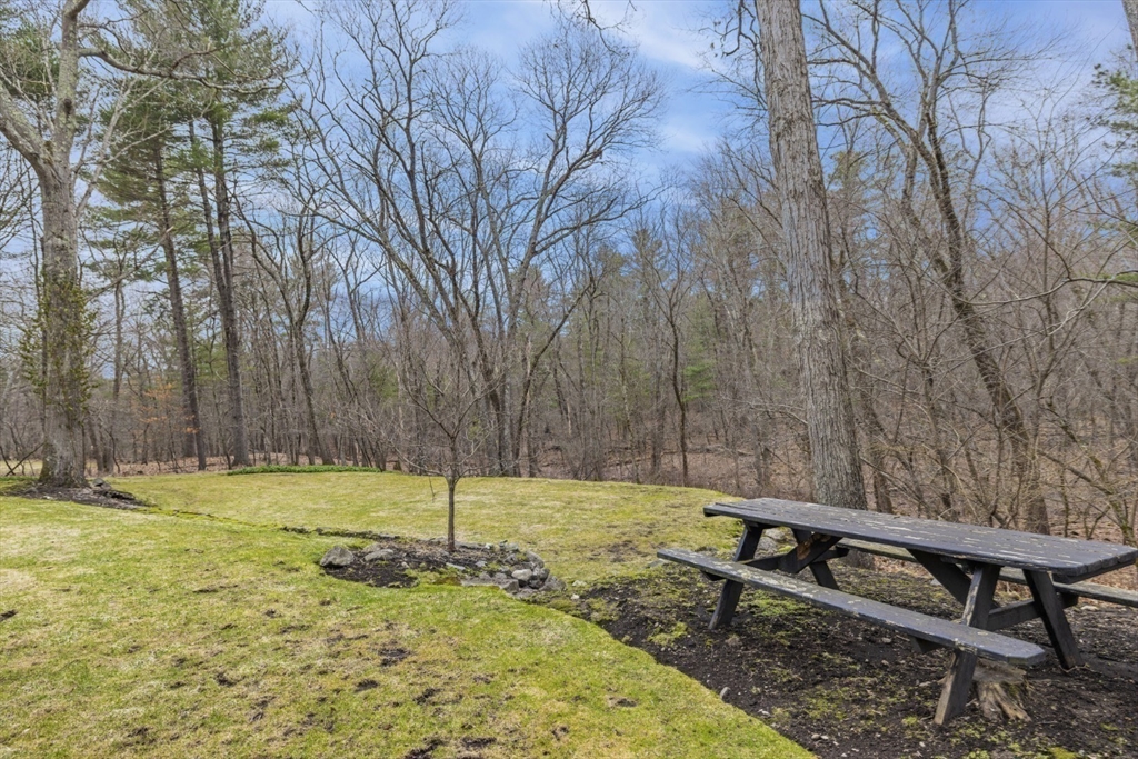 25 Apple Hill Lane