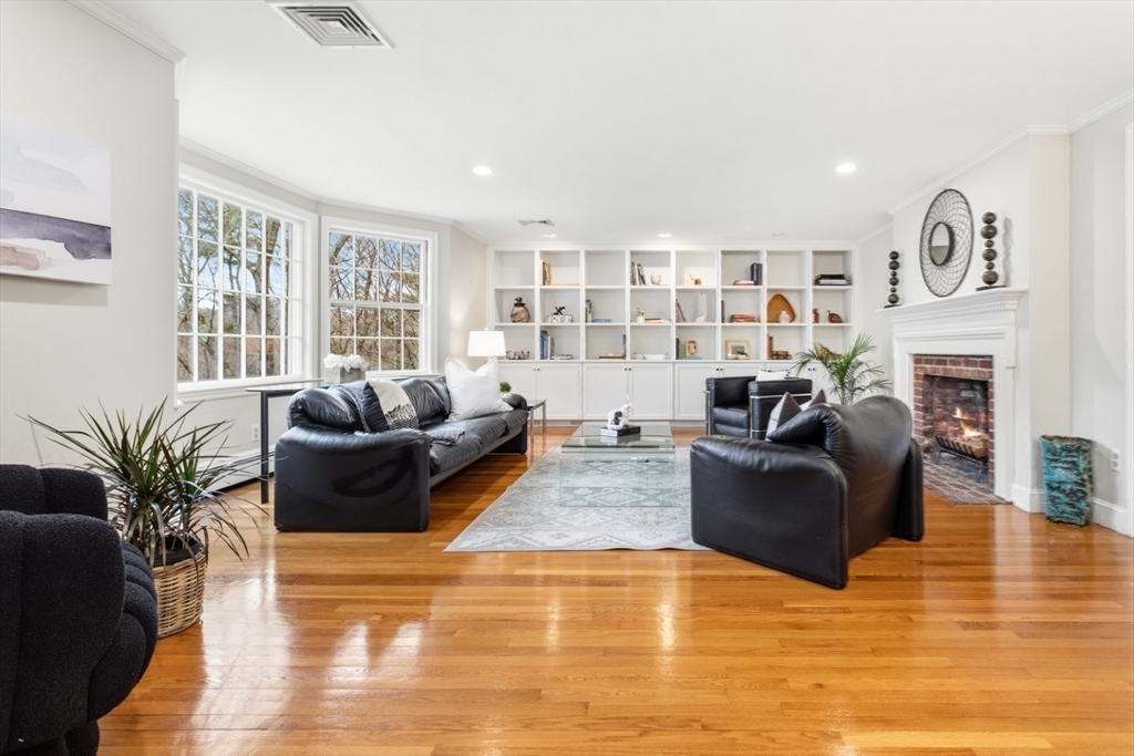 25 Apple Hill Lane