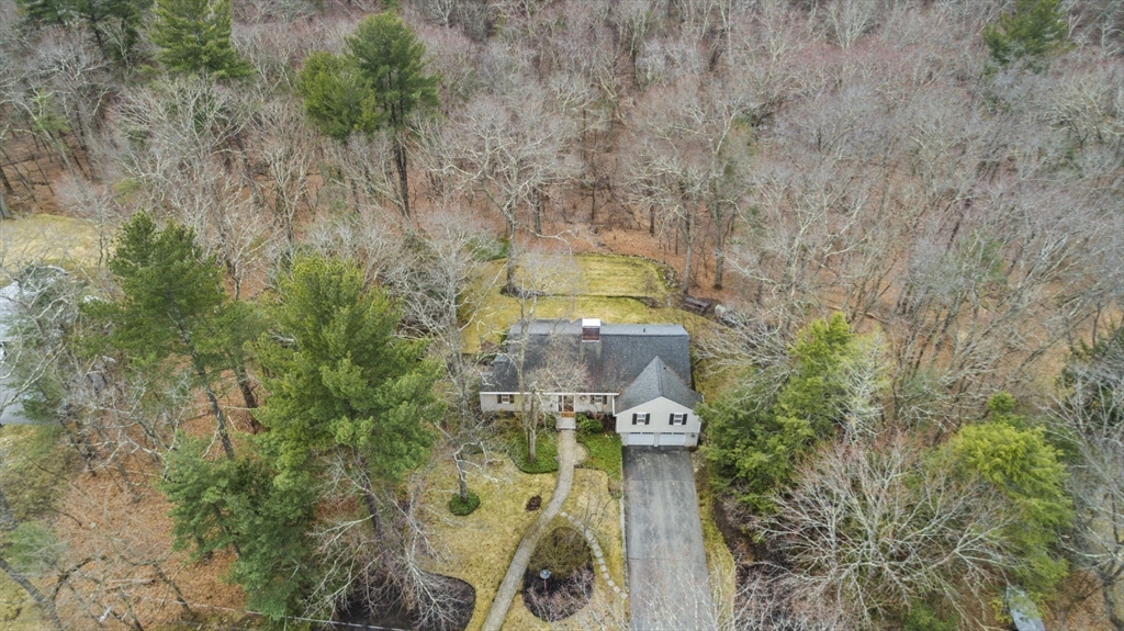 25 Apple Hill Lane
