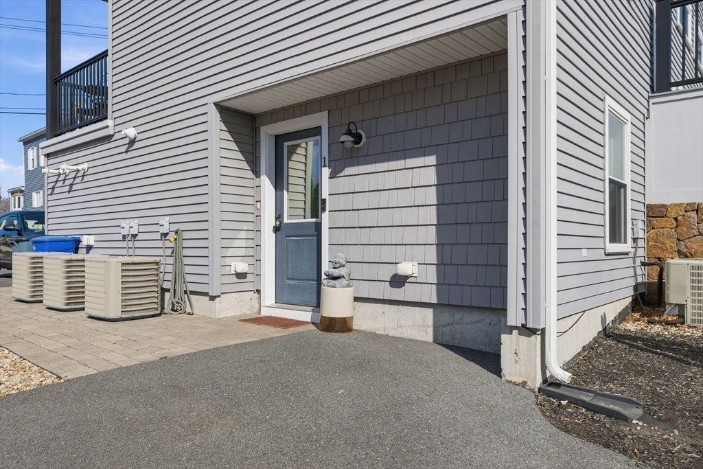 21 Summit Avenue # 1
