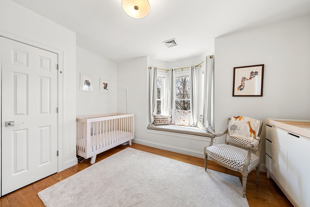 25 Fenwick St # 2