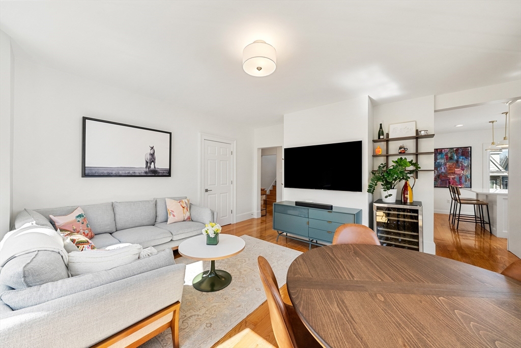 25 Fenwick St # 2