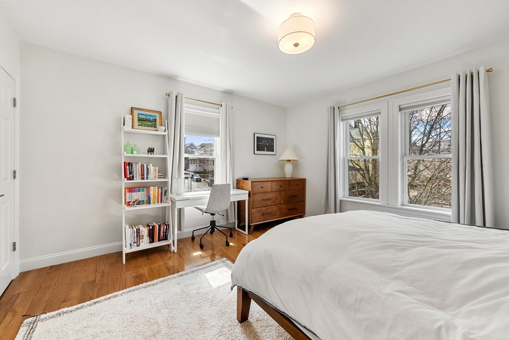 25 Fenwick St # 2