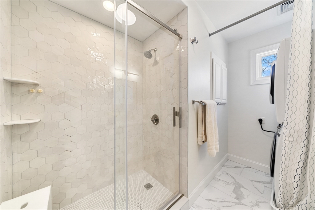 25 Fenwick St # 2