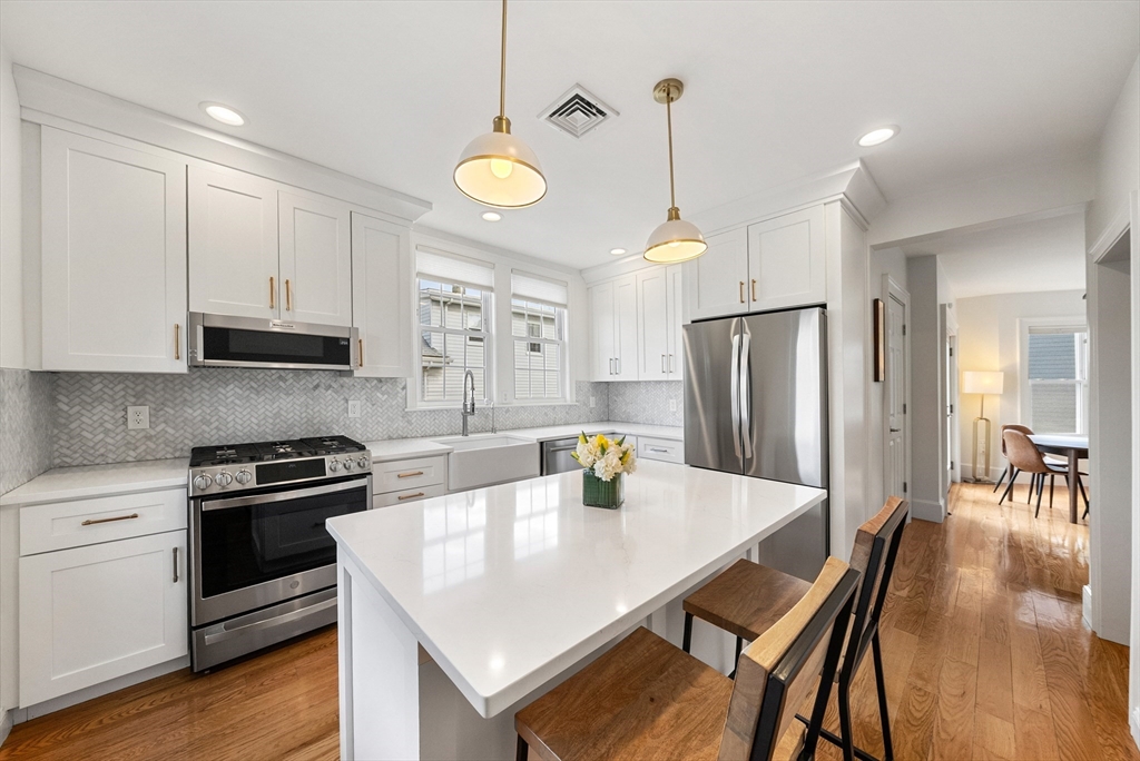 25 Fenwick St # 2