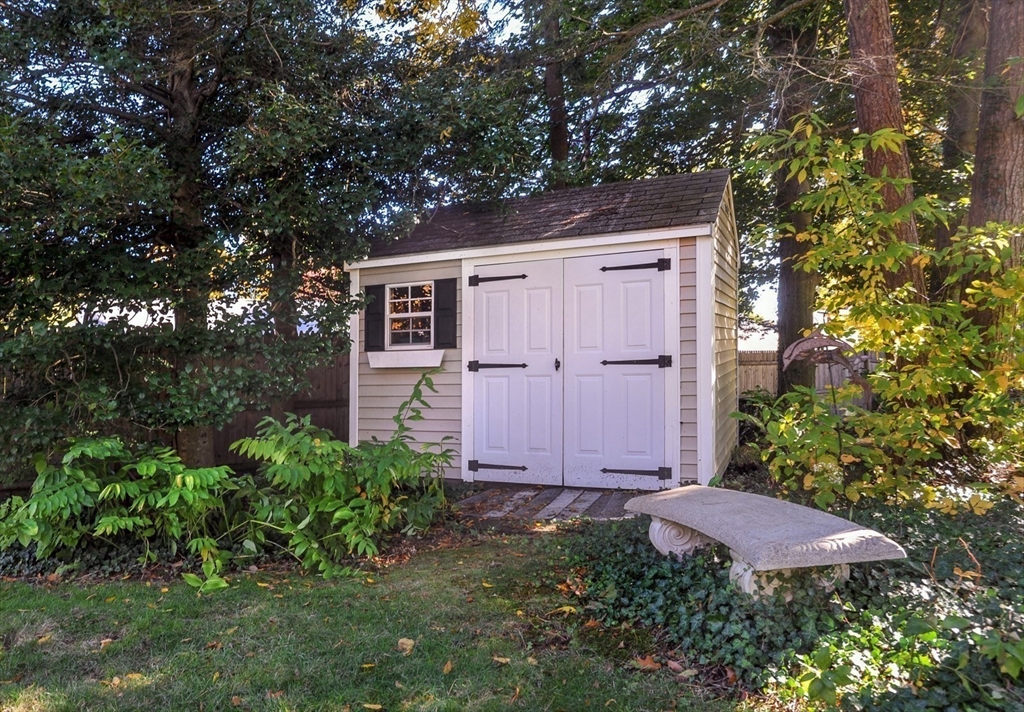 12 Oak Ridge Cir