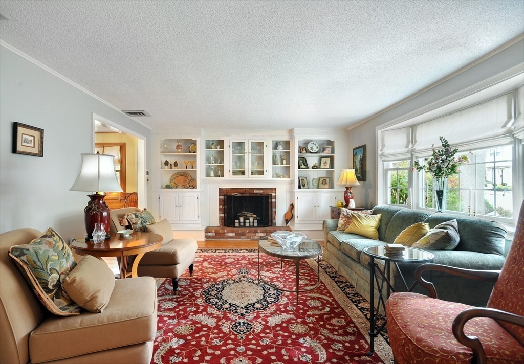 12 Oak Ridge Cir