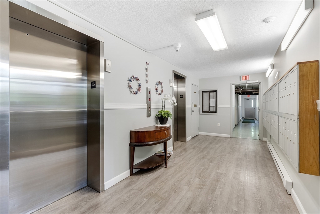 51 Melrose St Unit: 4D