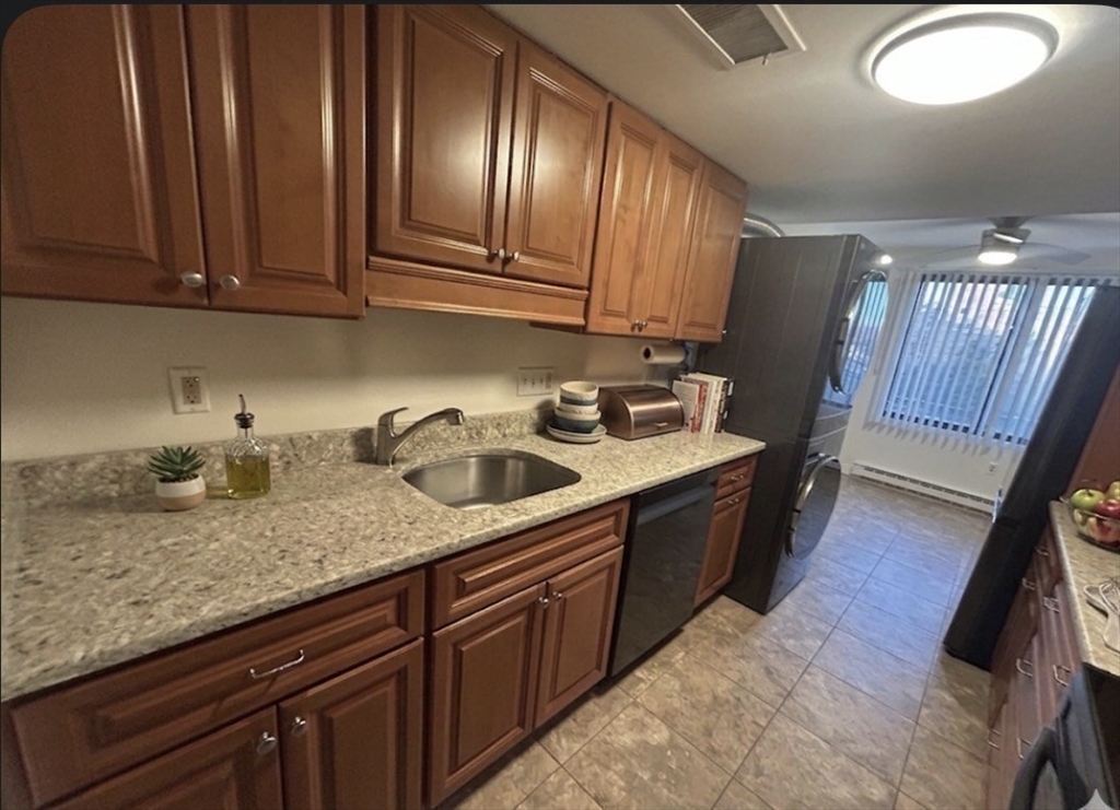 51 Melrose St Unit: 4D