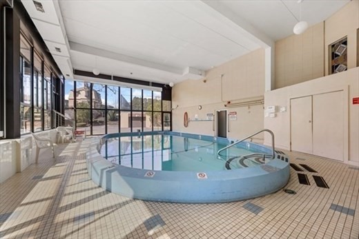 51 Melrose St Unit: 4D