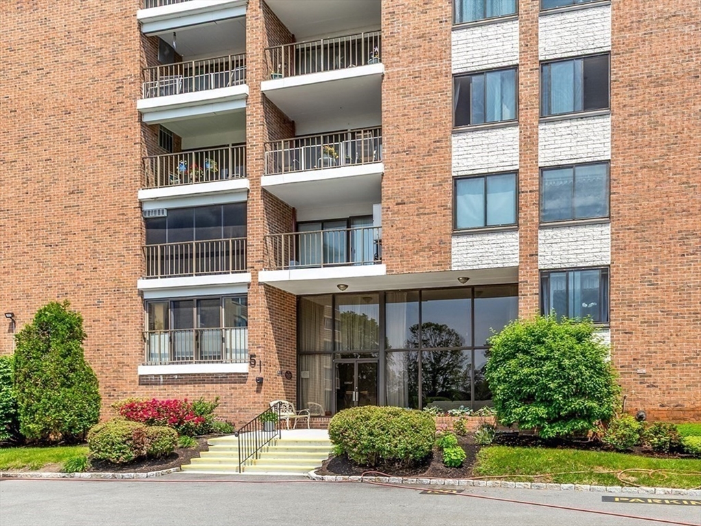 51 Melrose St Unit: 4D