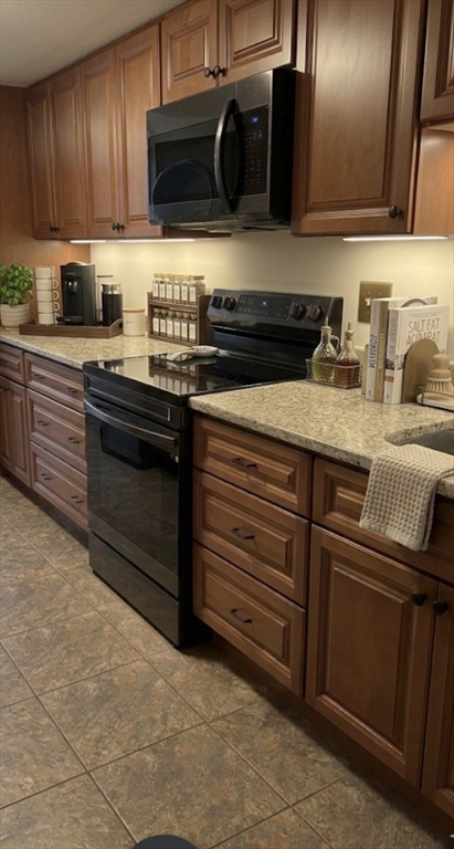 51 Melrose St Unit: 4D