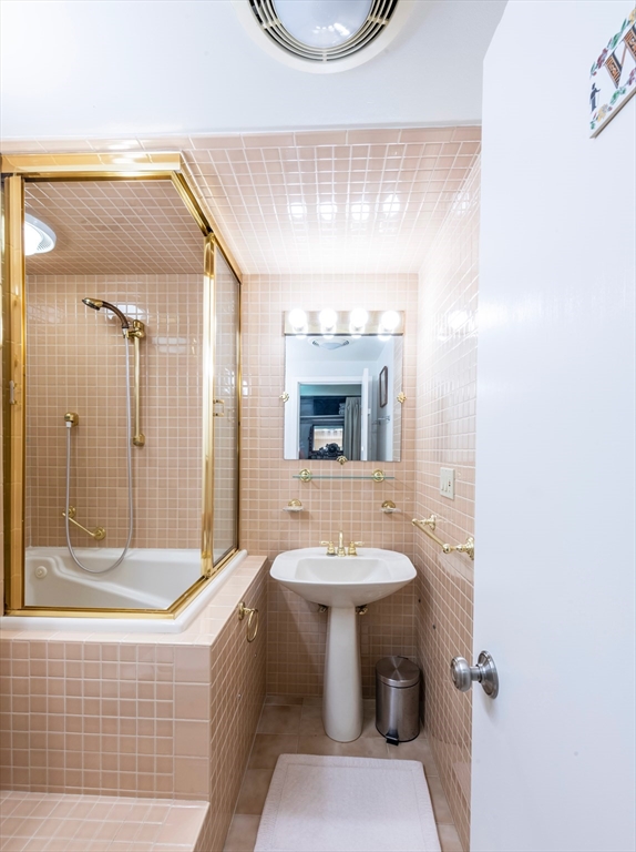 12 Inman St # 33