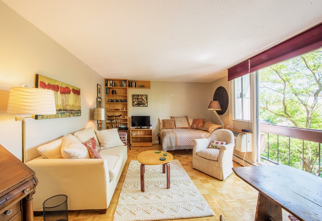 12 Inman St # 33