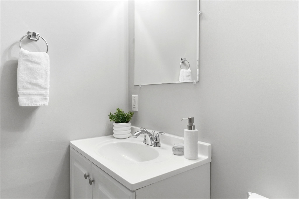 25 Sawyer St # 1