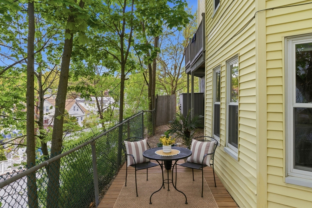 25 Sawyer St # 1