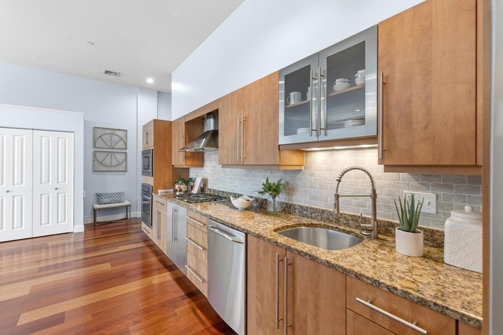 10 Ocean Ave. # 208