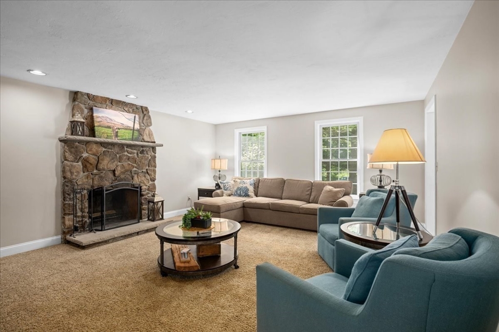6 Teresa Cir